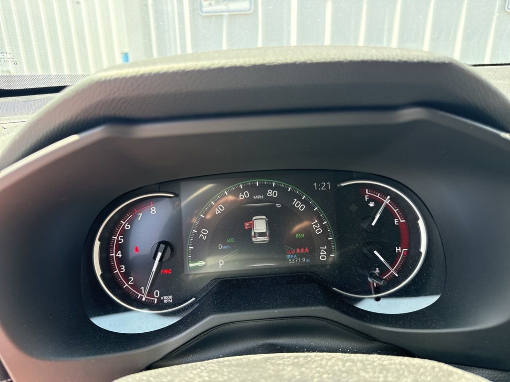 Used 2024 Toyota RAV4 XLE w/ Convenience Package image 9