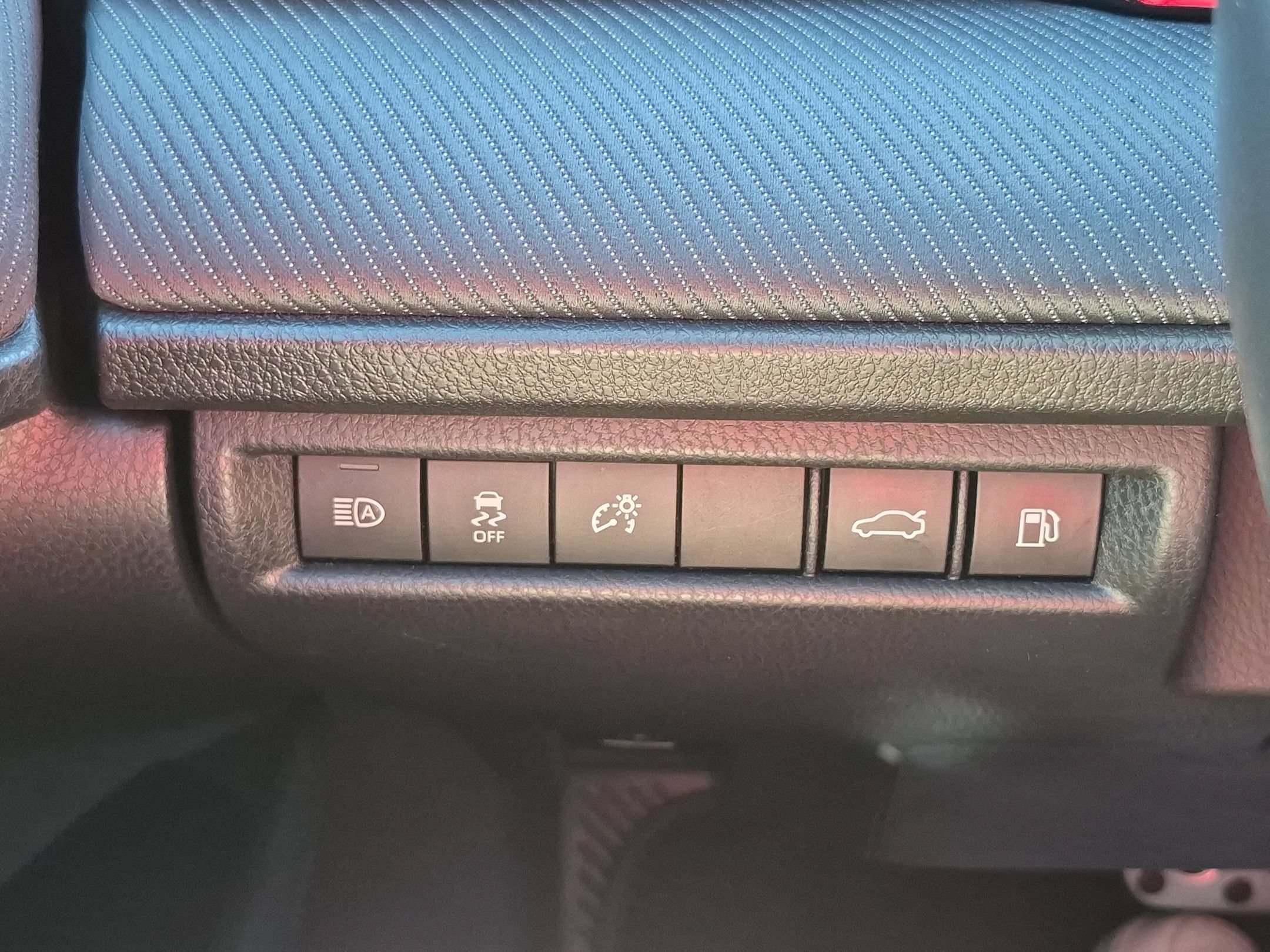 Used 2025 Toyota Camry SE FWD image 18