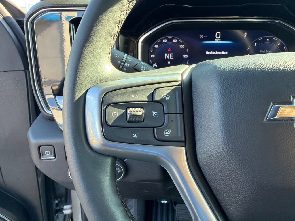 Used 2025 Chevrolet Silverado 3500 LTZ w/ LTZ Convenience Package AWD/4WD image 24