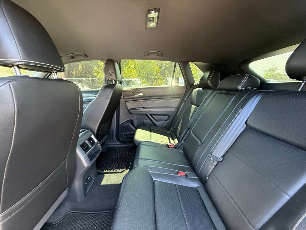 Certified 2023 Volkswagen Atlas Cross Sport SE w/ Black Wheel Package image 16