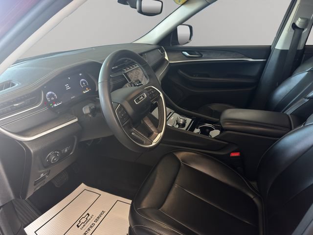 Used 2023 Jeep Grand Cherokee L Limited AWD/4WD image 10