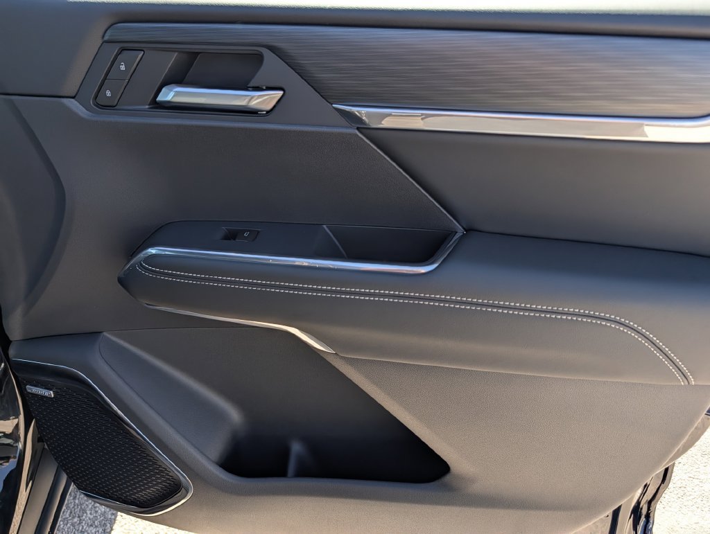 New 2027 GMC Acadia Elevation w/ Elevation Premium Package FWD image 33