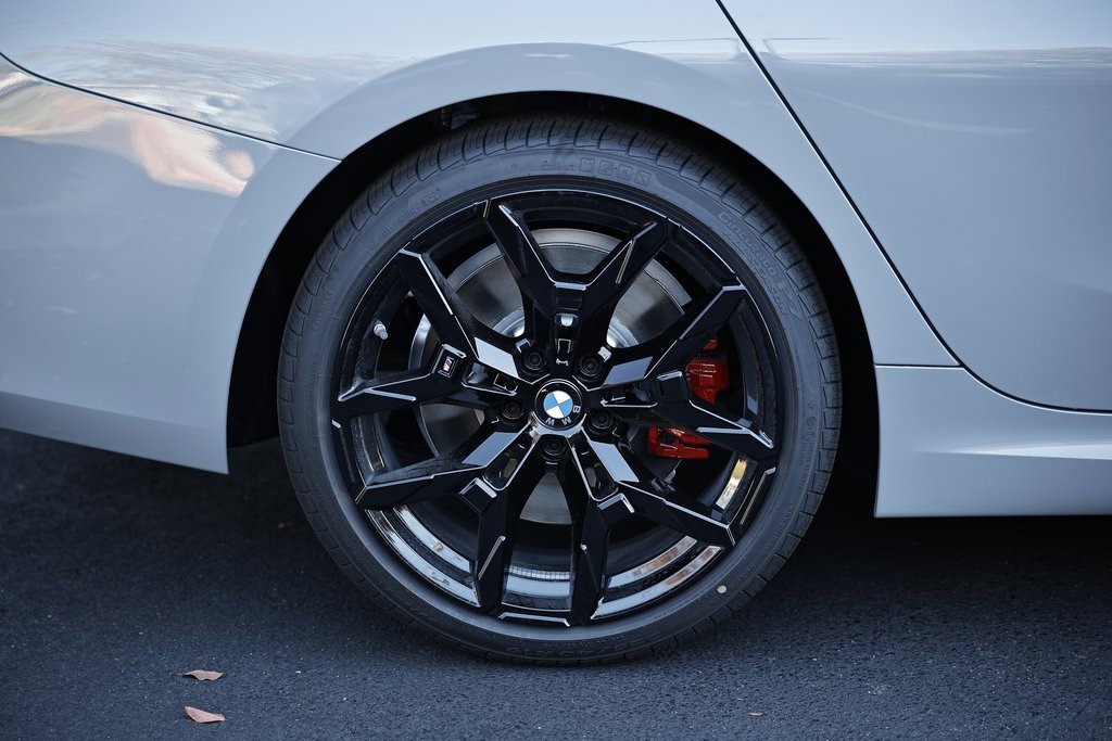 New 2026 BMW 330i Sedan w/ M Sport Package image 6