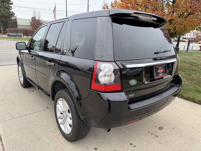Used 2011 Land Rover LR2 HSE image 7