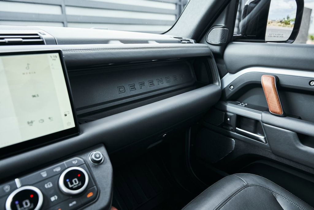 Used 2023 Land Rover Defender 110 X image 77