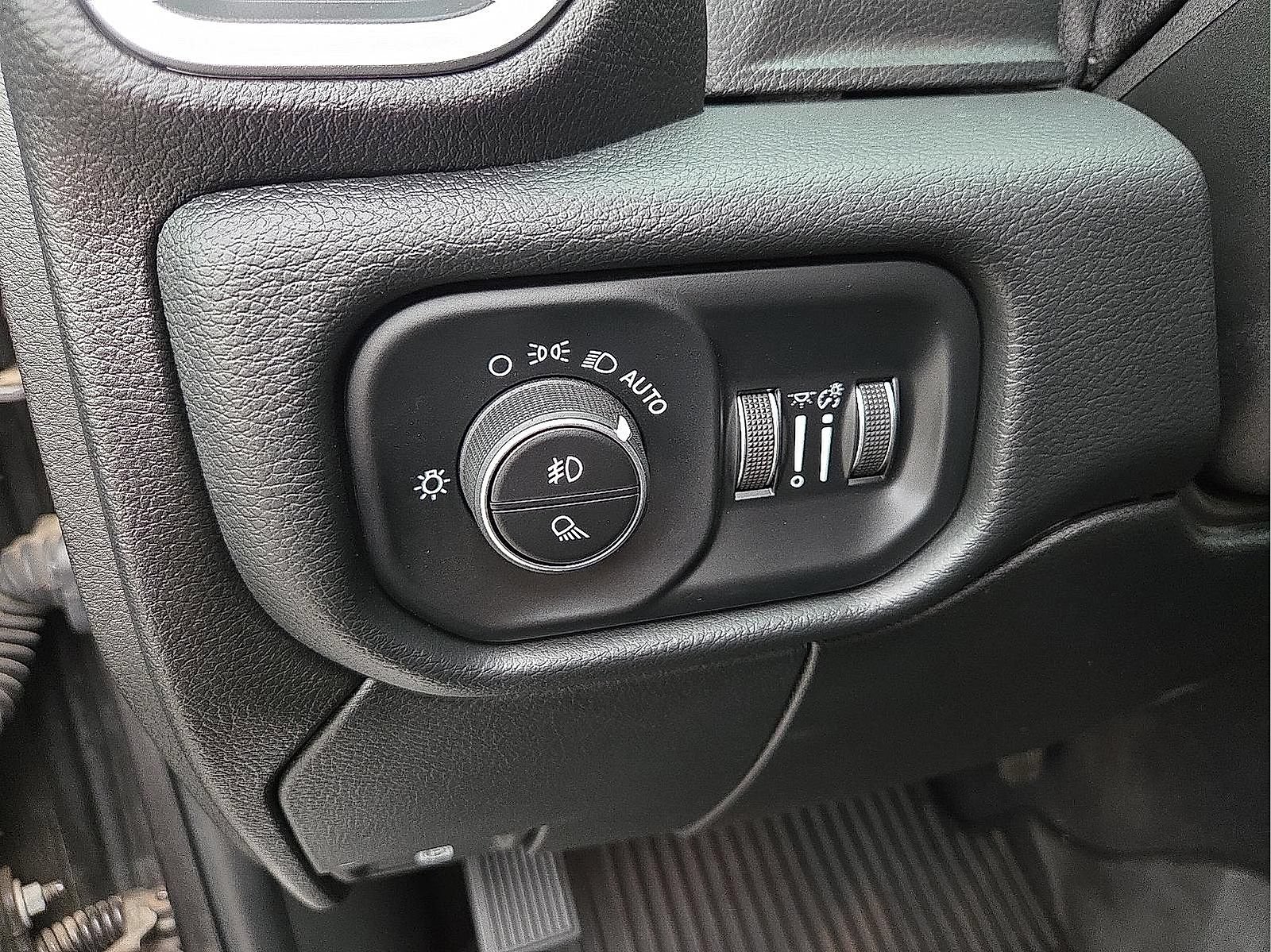 Used 2020 RAM 2500 Big Horn w/ Level 2 Equipment Group AWD/4WD image 11