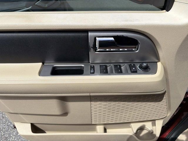 Used 2017 Ford Expedition XLT w/ Equipment Group 202A RWD image 7