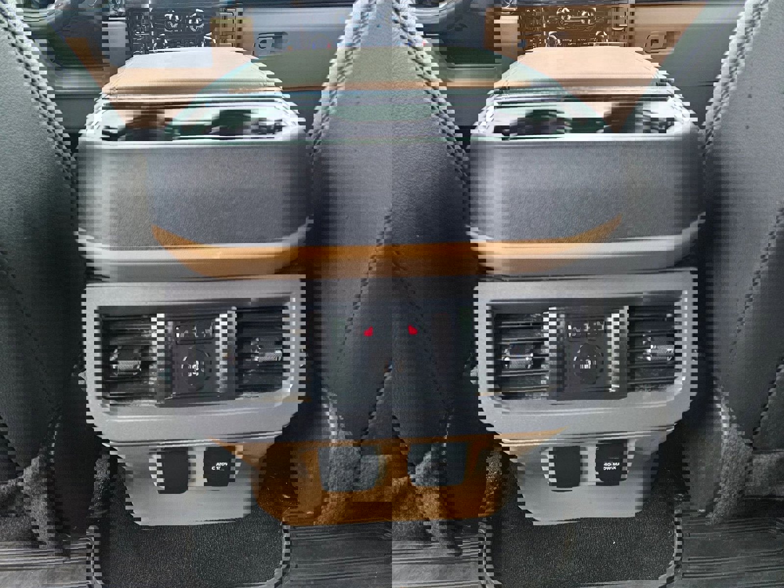 Used 2024 Ford F250 Lariat w/ Chrome Package image 58