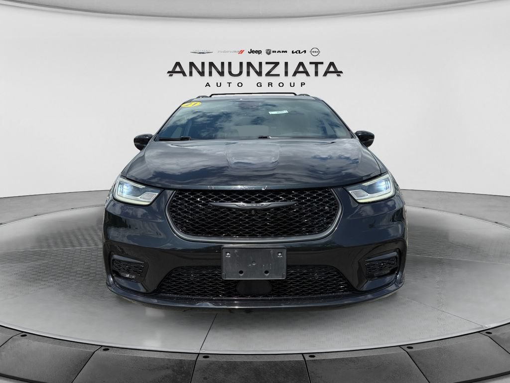 Used 2021 Chrysler Pacifica Touring-L w/ Premium & Safety Sphere Group AWD/4WD image 8