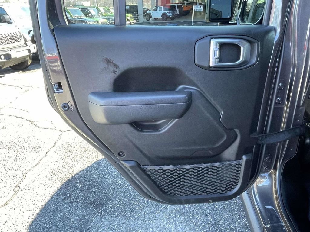 Used 2025 Jeep Wrangler Unlimited Rubicon image 21