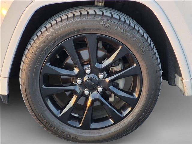 Used 2018 Jeep Grand Cherokee Altitude RWD image 24