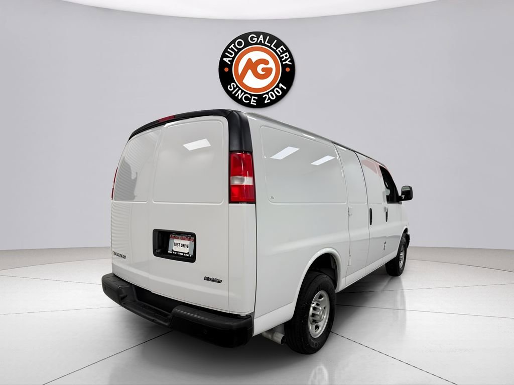 Used 2023 Chevrolet Express 3500 w/ Driver Convenience Package image 7