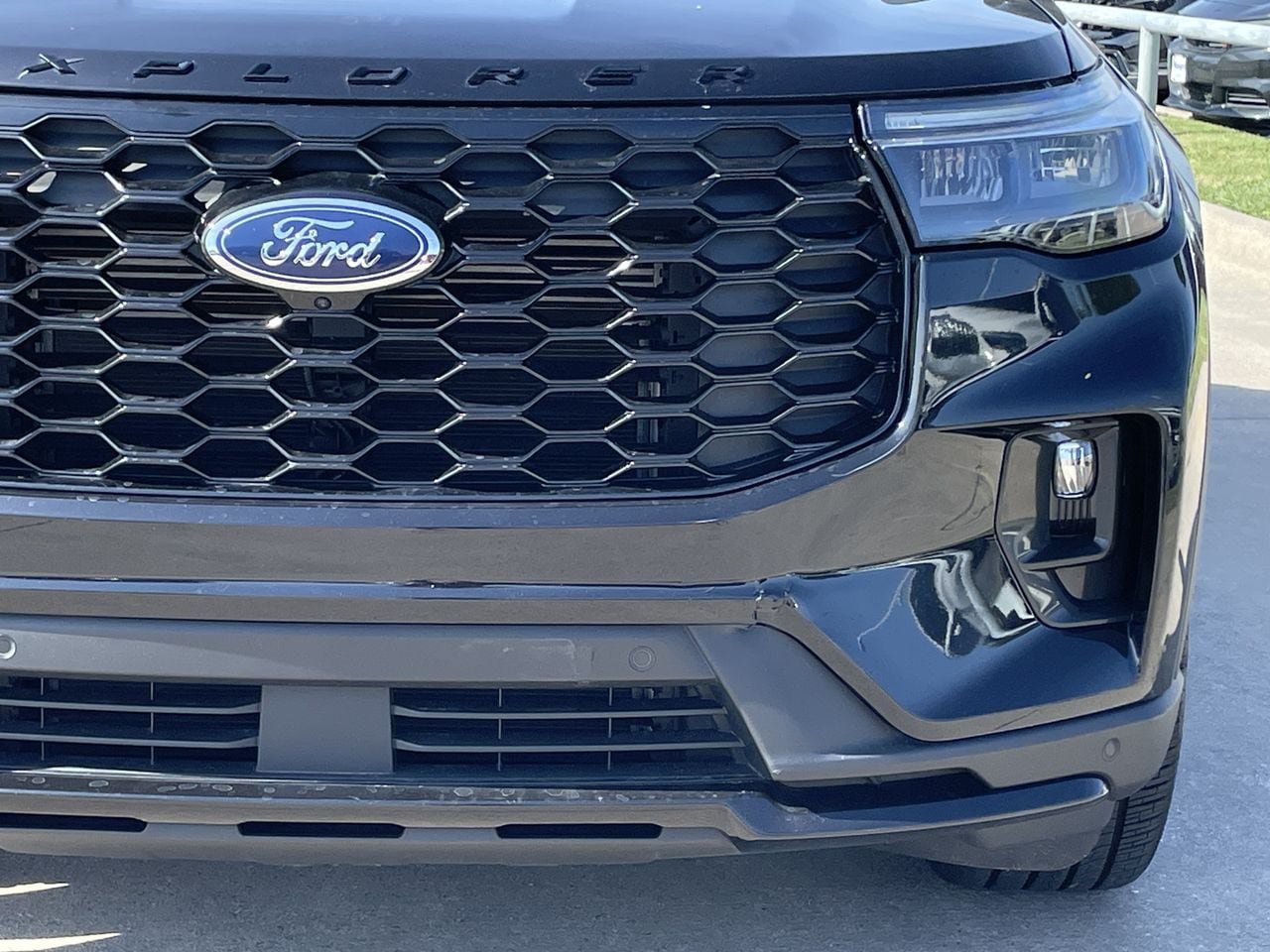 Used 2025 Ford Explorer ST-Line w/ ST-Line Street Pack AWD/4WD image 8