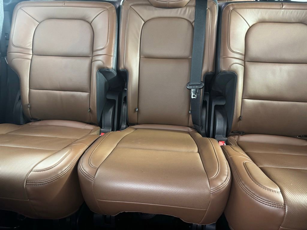 Used 2023 Lincoln Navigator Reserve AWD/4WD image 15