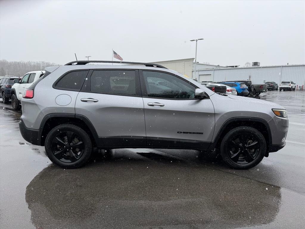 Used 2021 Jeep Cherokee Altitude image 3