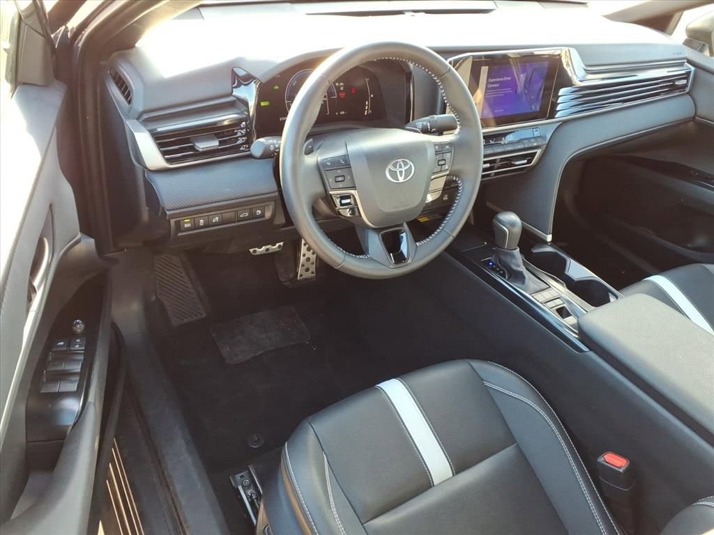 Certified 2025 Toyota Camry SE image 11