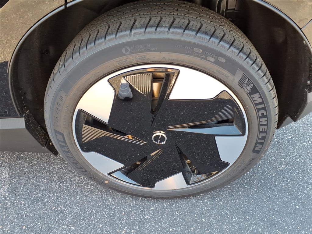 New 2026 Volvo XC90 T8 Plus w/ Protection Package Premier image 11