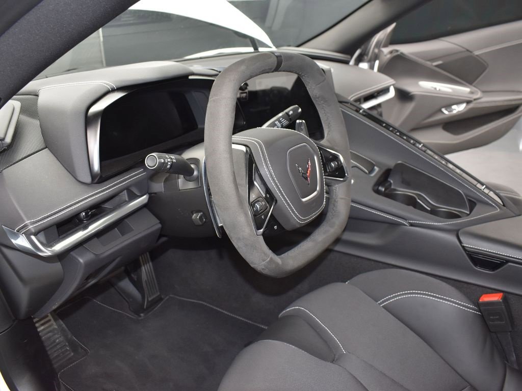 Used 2025 Chevrolet Corvette Stingray Coupe w/ 1LT image 12