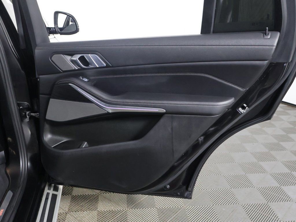 Used 2020 BMW X7 xDrive40i w/ Cold Weather Package image 29