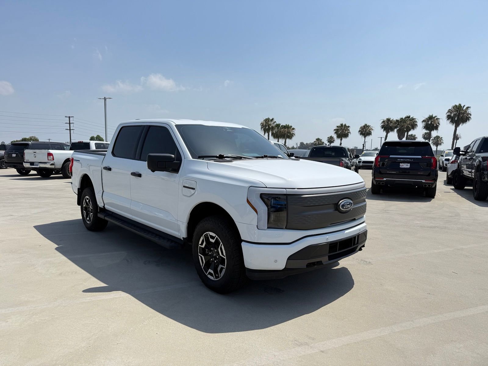 Used 2023 Ford F150 Lightning XLT AWD/4WD image 4