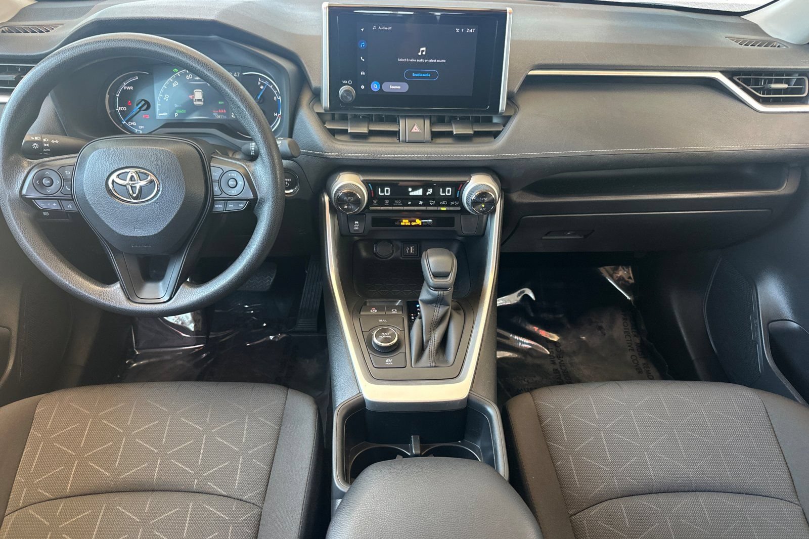 Used 2025 Toyota RAV4 XLE AWD/4WD image 16