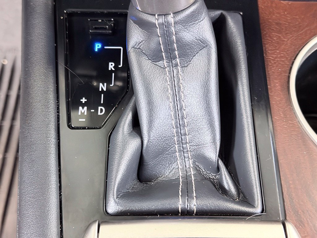 Used 2020 Lexus RX 350L Premium w/ Premium Package AWD/4WD image 59