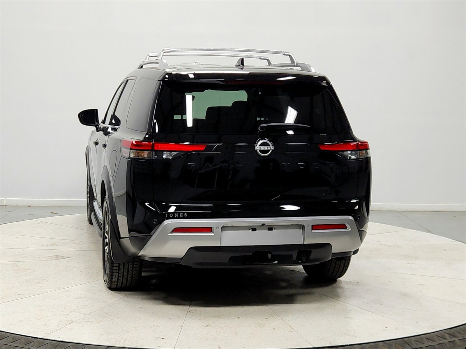 Used 2024 Nissan Pathfinder Platinum w/ Lighting Package (N93) image 6