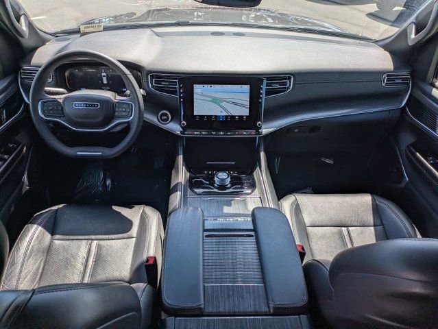 Used 2024 Jeep Wagoneer L Series II w/ Flexible Seating Group AWD/4WD image 28