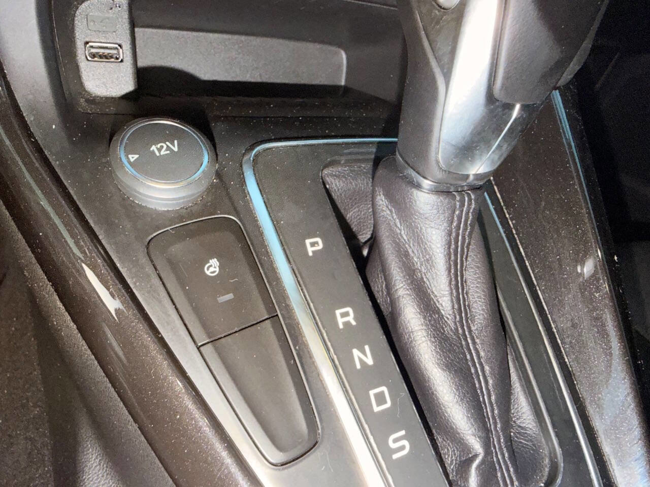 Used 2017 Ford Focus Titanium image 37