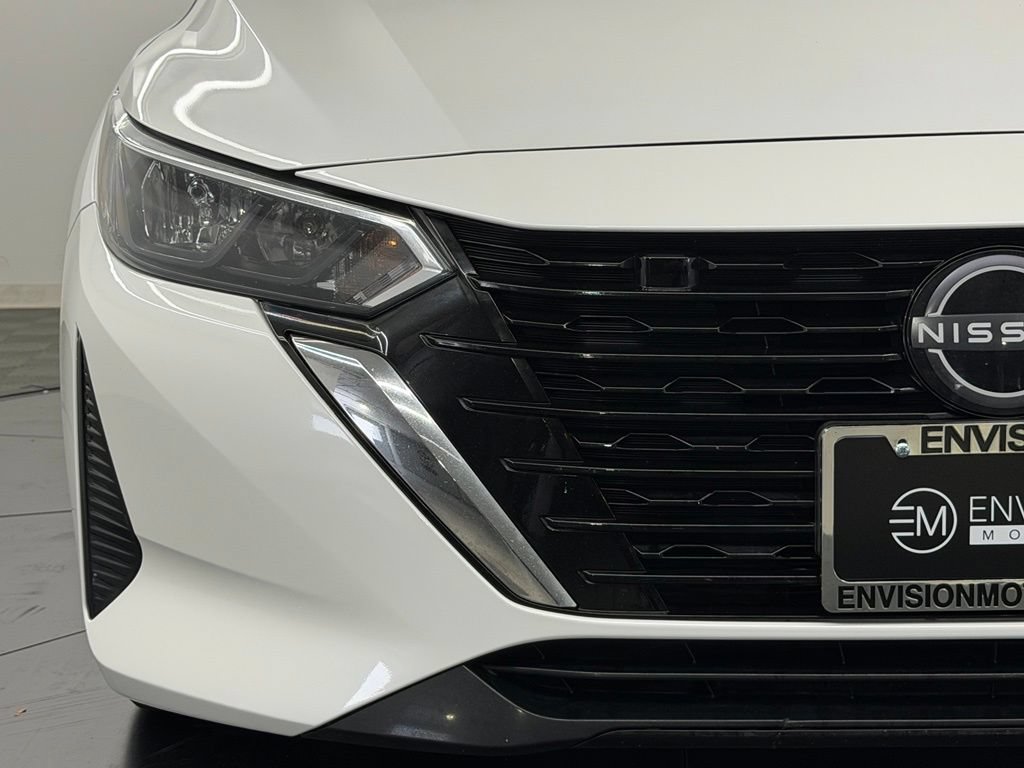 Used 2024 Nissan Sentra SV FWD image 9