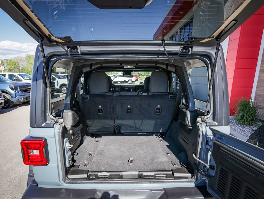 Used 2025 Jeep Wrangler Unlimited Rubicon AWD/4WD image 29