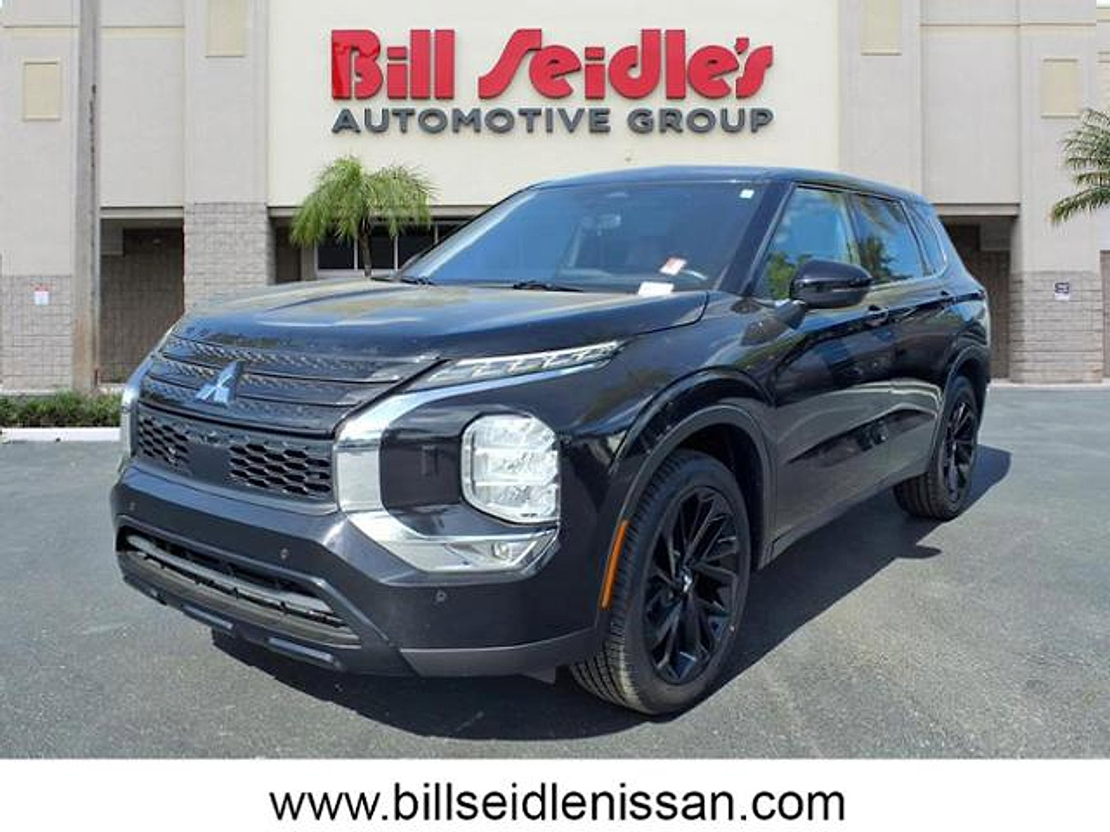 Used 2023 Mitsubishi Outlander SE Black Edition image 1