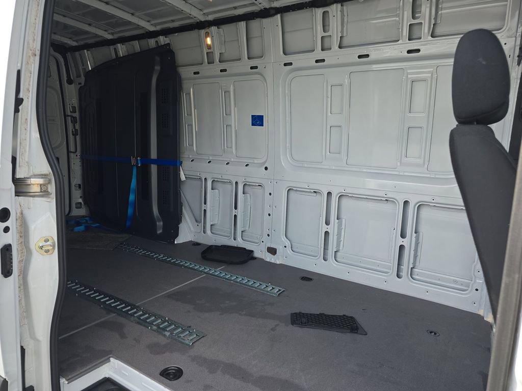 Used 2024 Mercedes-Benz Sprinter 2500 image 15