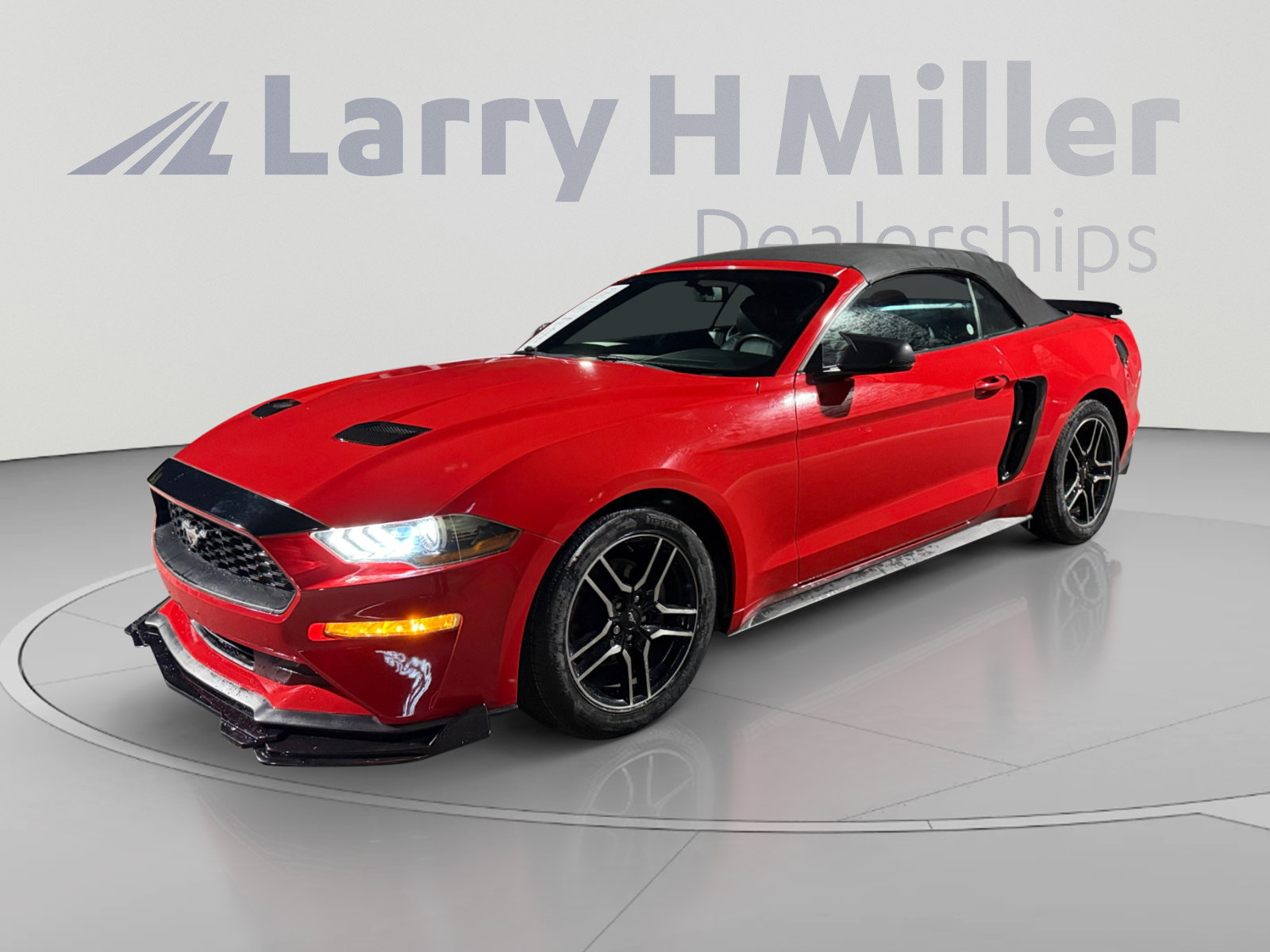Used 2019 Ford Mustang Premium RWD image 1