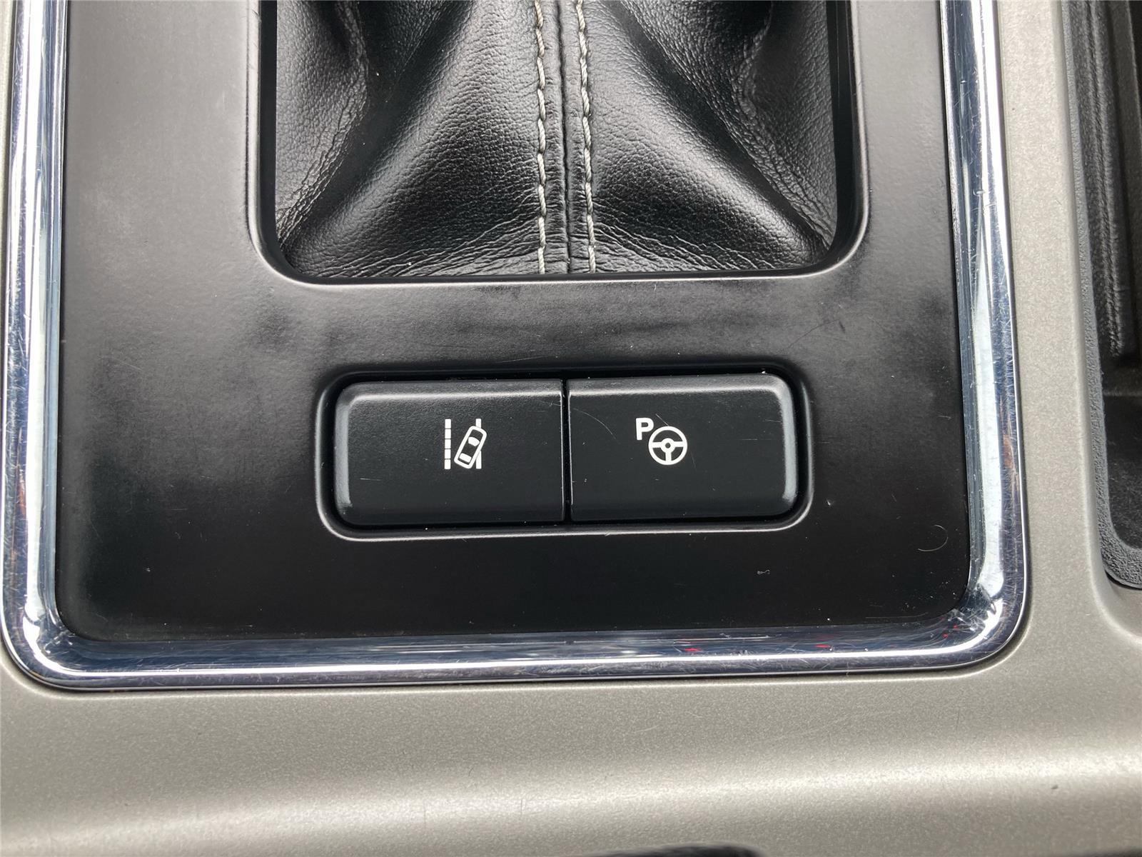 Used 2018 Ford F150 Lariat w/ Equipment Group 502A Luxury image 16