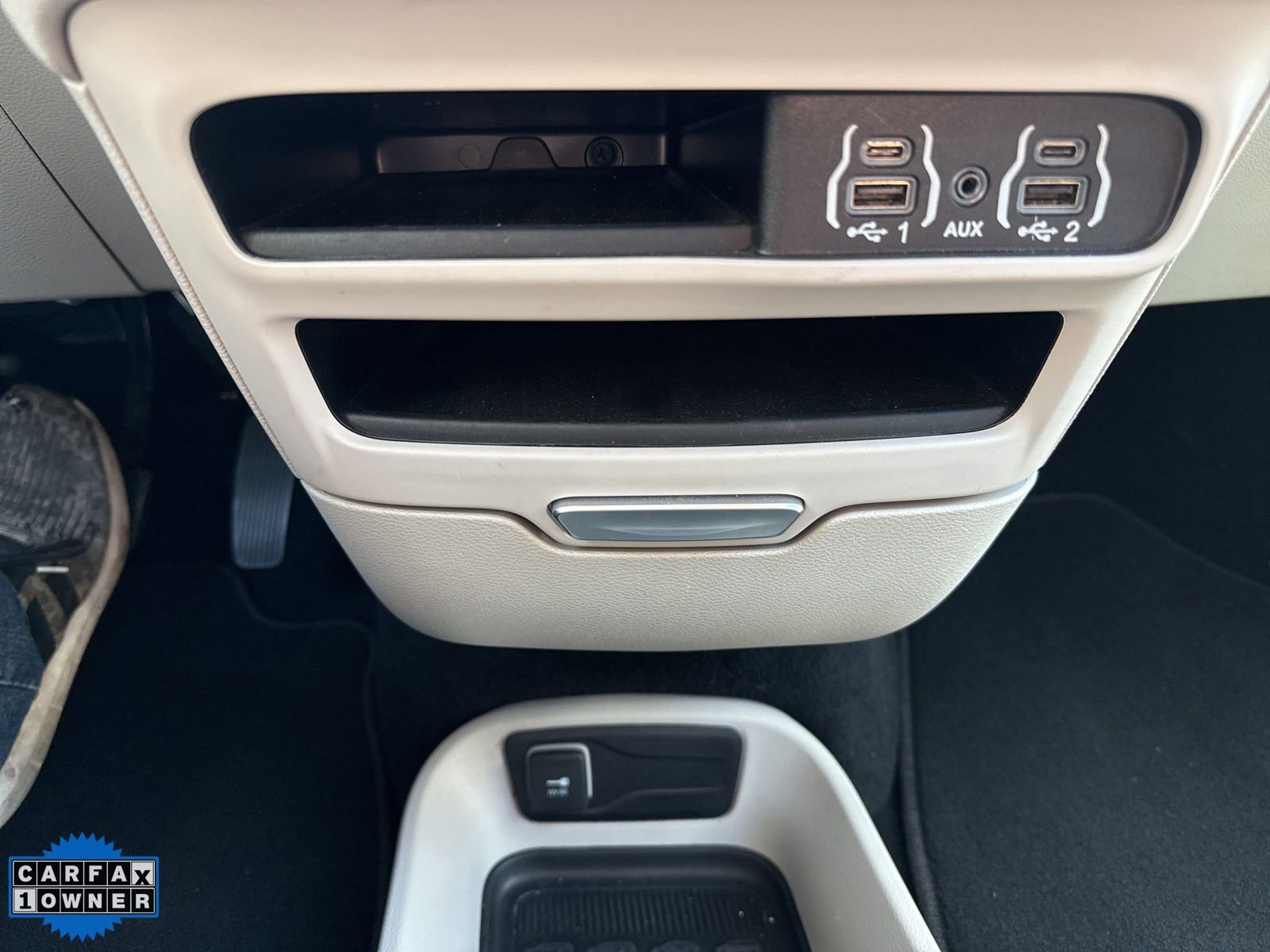 Used 2024 Chrysler Pacifica Touring-L FWD image 20