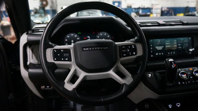 Used 2023 Land Rover Defender 90 S image 11