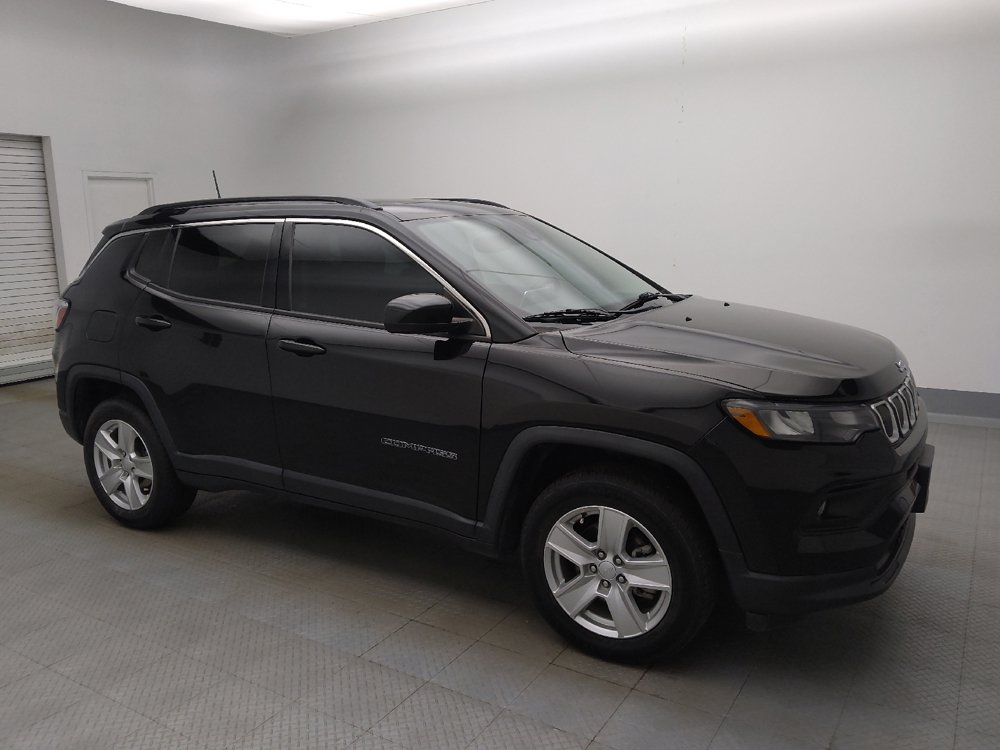 Used 2022 Jeep Compass Latitude w/ Sun and Sound Group AWD/4WD image 11
