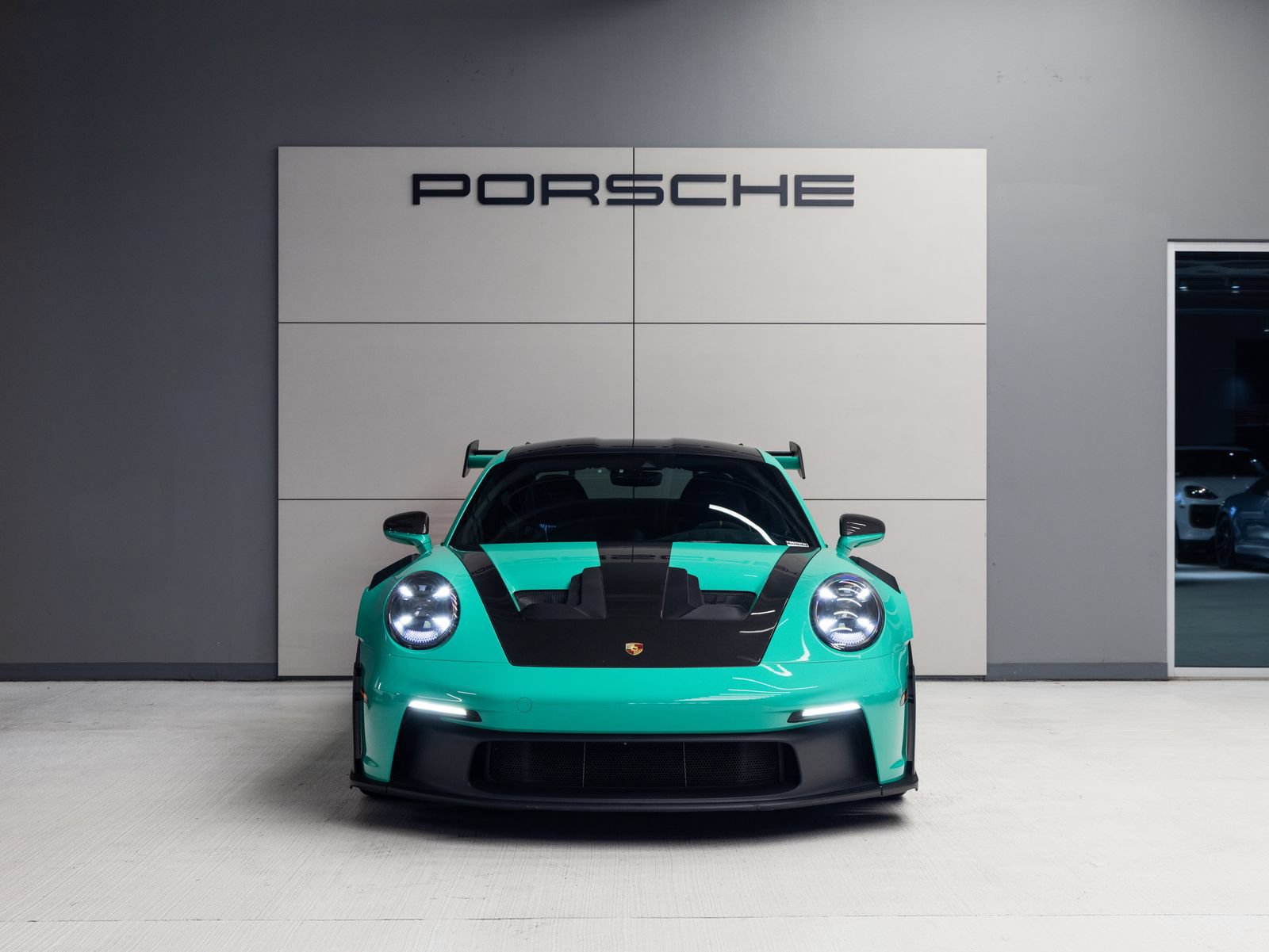 Certified 2025 Porsche 911 GT3 RS w/ Weissach Package RWD image 10