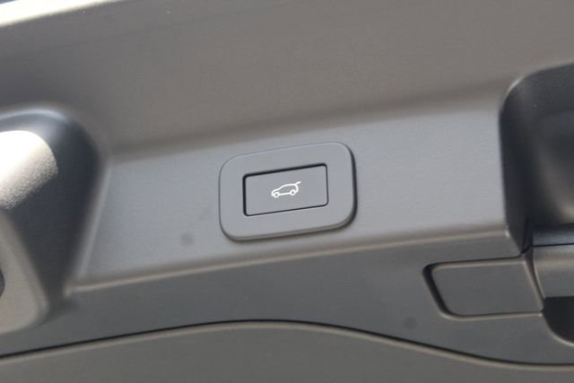 New 2026 Jaguar F-PACE R-Dynamic S image 13