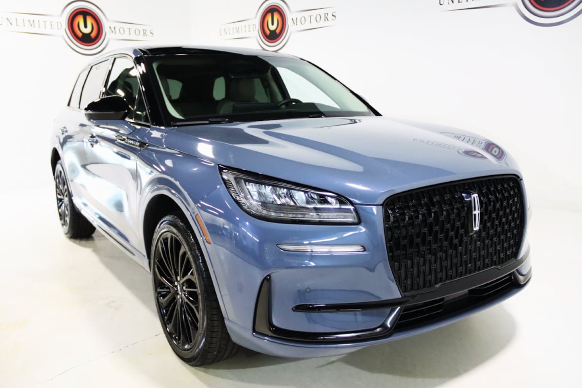 Used 2024 Lincoln Corsair AWD w/ Equipment Group 101A image 15