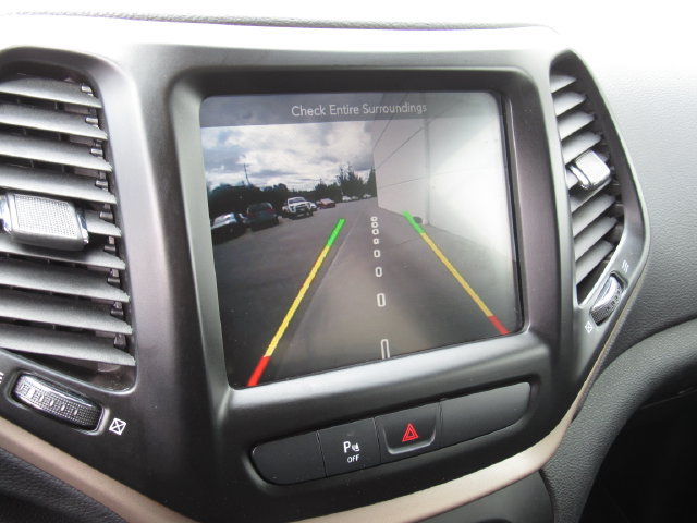 Used 2018 Jeep Cherokee Limited FWD image 31