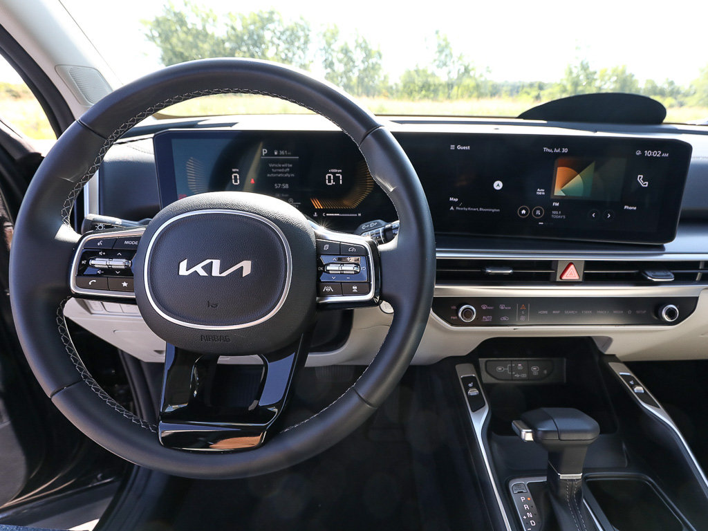 Certified 2025 Kia Sorento S w/ Panoramic Sunroof Package FWD image 14