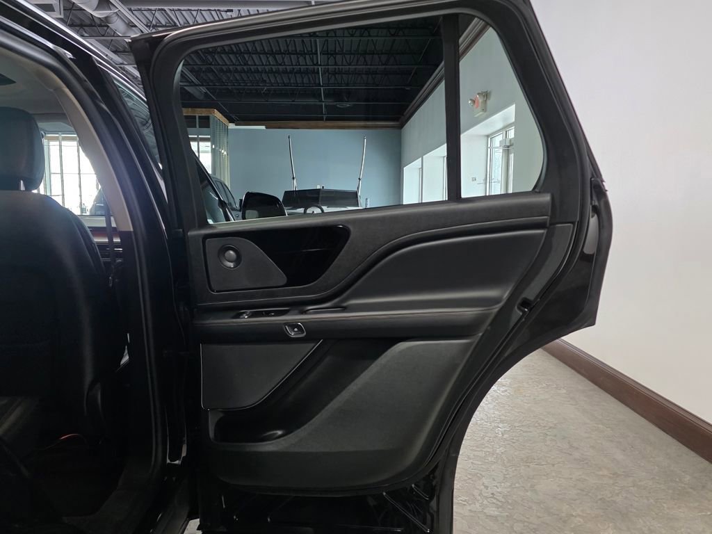 Used 2024 Lincoln Aviator Reserve image 28