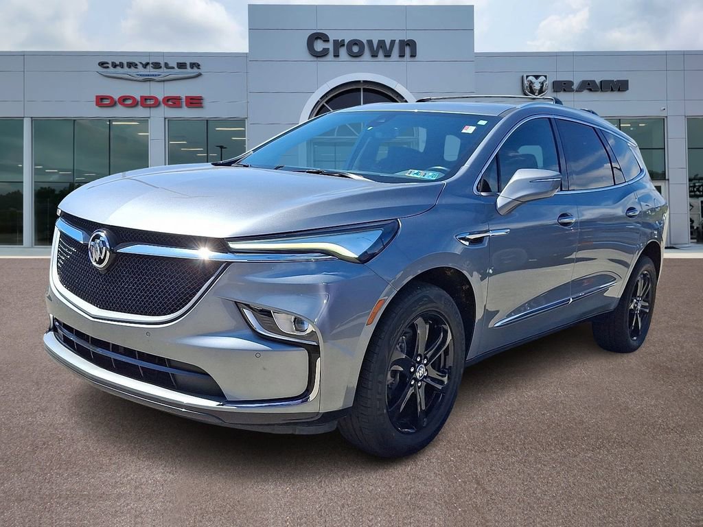 Used 2023 Buick Enclave Essence w/ Sport Touring Edition image 3