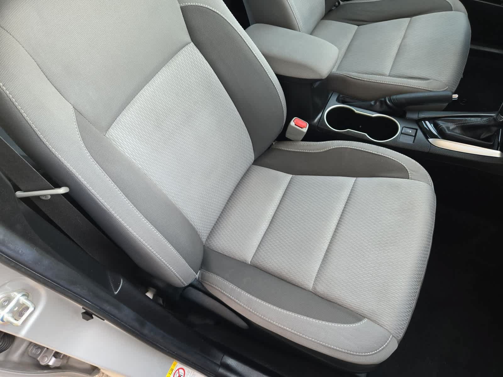 Used 2019 Toyota Corolla LE w/ Carpet Mat Package (TMS) FWD image 21