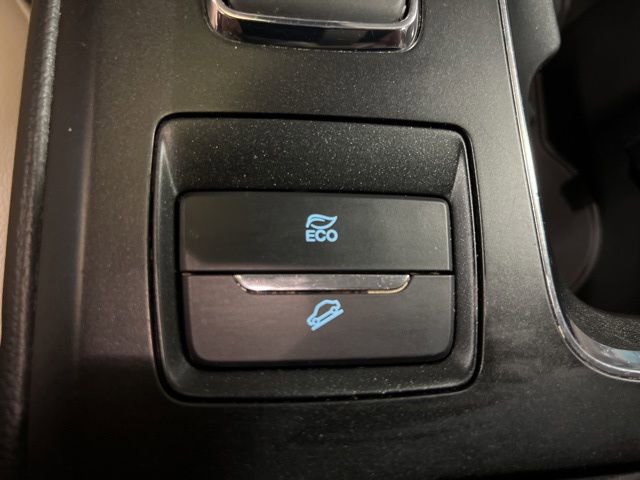 Used 2019 Ford Fusion SEL image 27