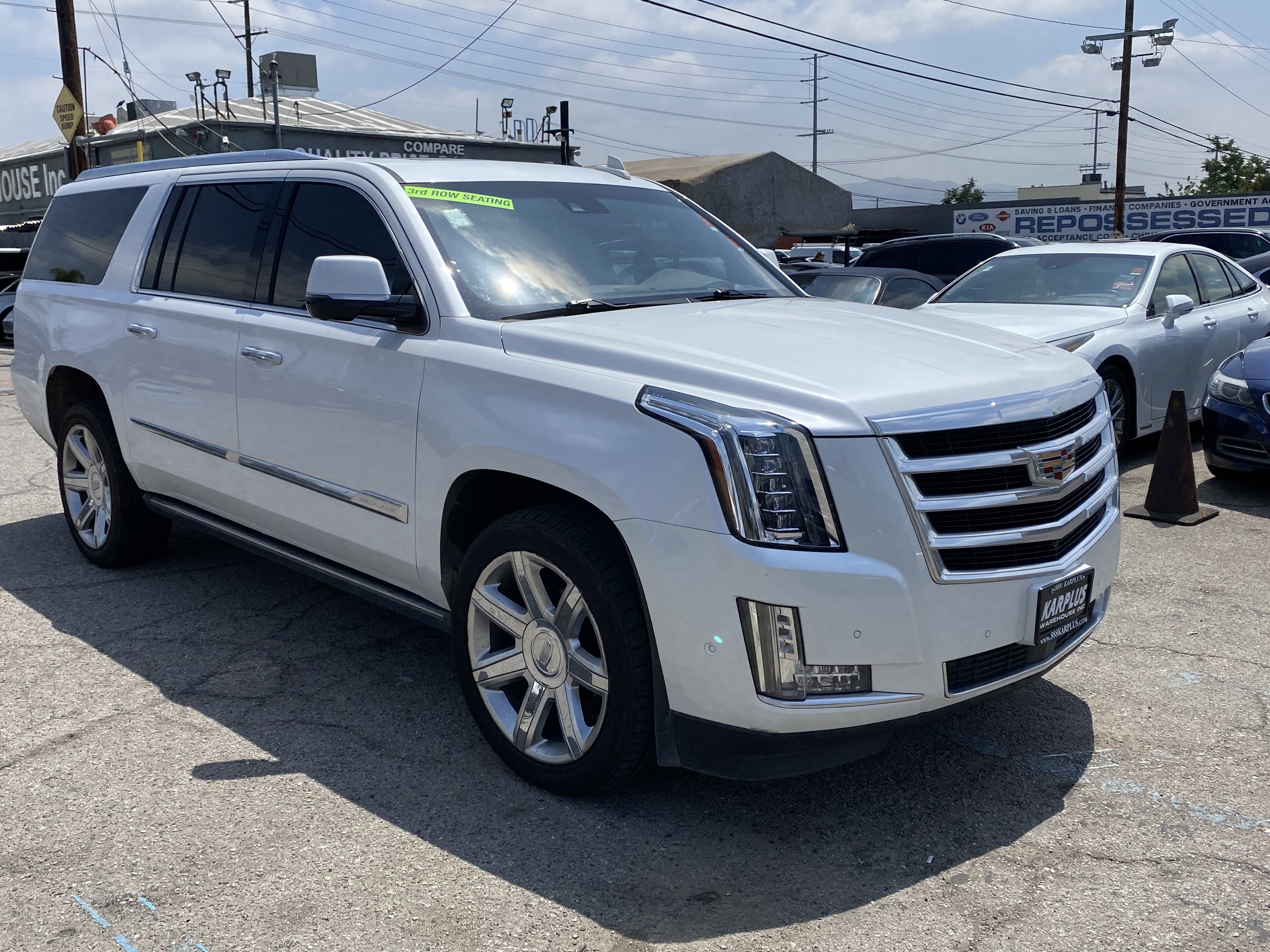 Used 2017 Cadillac Escalade ESV Premium Luxury RWD image 6