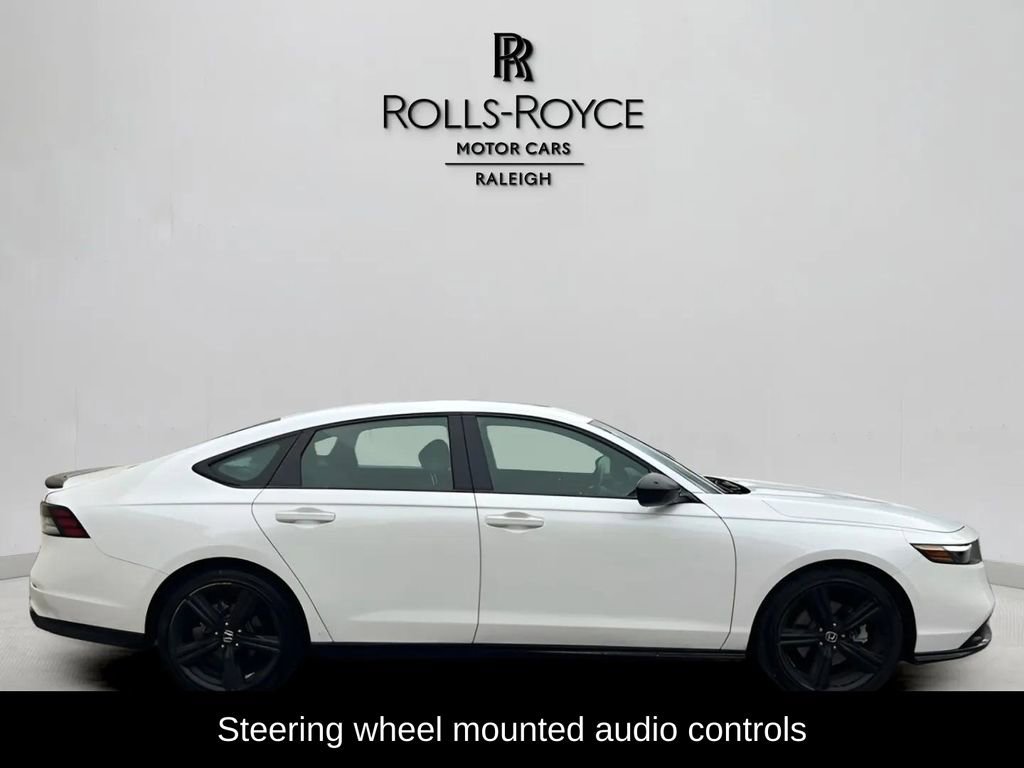 Used 2023 Honda Accord Sport image 4