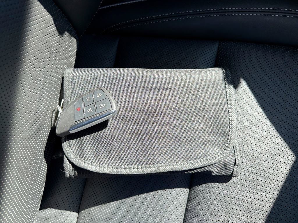 Used 2022 Buick Envision Essence w/ Safety Package AWD/4WD image 41